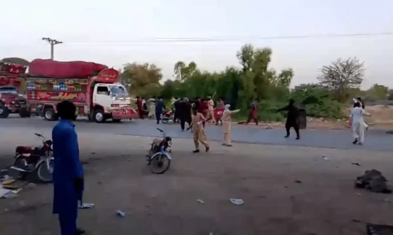 Canal protests turns violent as demonstrators burn police mobile