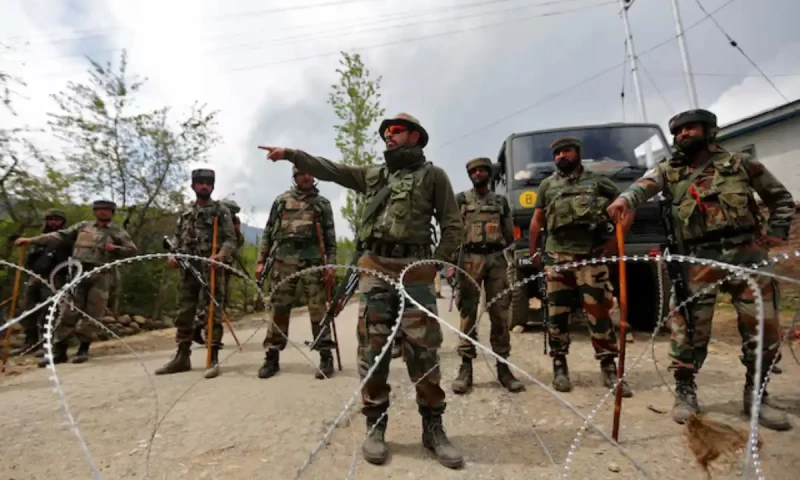 India moves to block Pakistan&rsquo;s $1.3 billion IMF loan