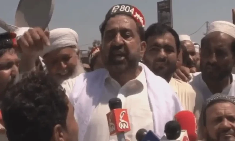 KP lawmaker storms grid station, switches on feeders to restore electricity