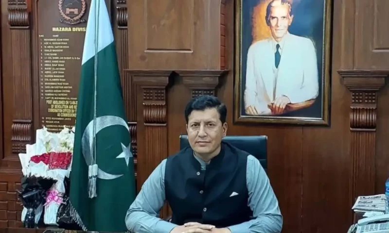 Commissioner Hazara Division conducts comprehensive tour of key offices in Abbottabad