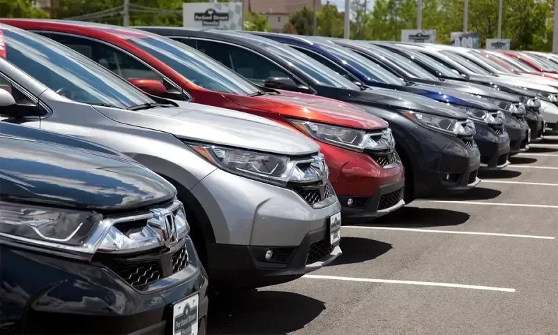 Debate over vehicle import policy intensifies ahead of Pakistan&rsquo;s budget