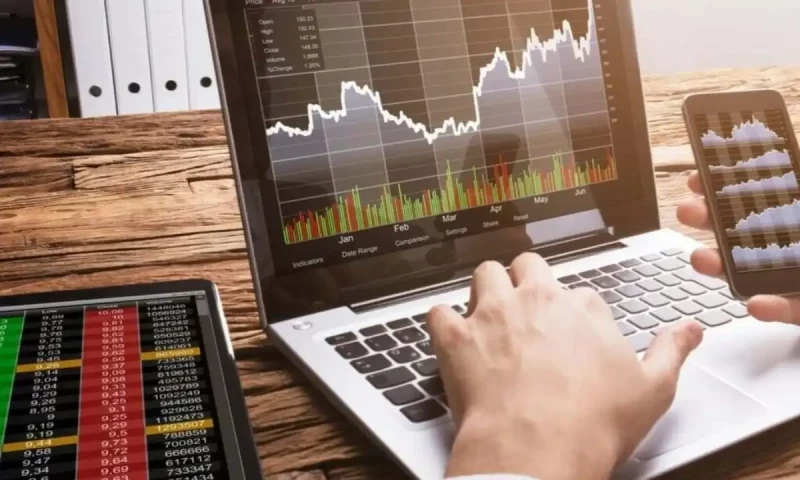 SECP warns public against fraudulent online trading platforms, investment schemes