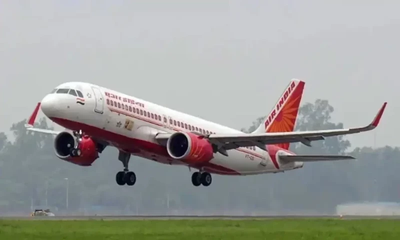 Pakistan extends airspace ban on Indian aircrafts