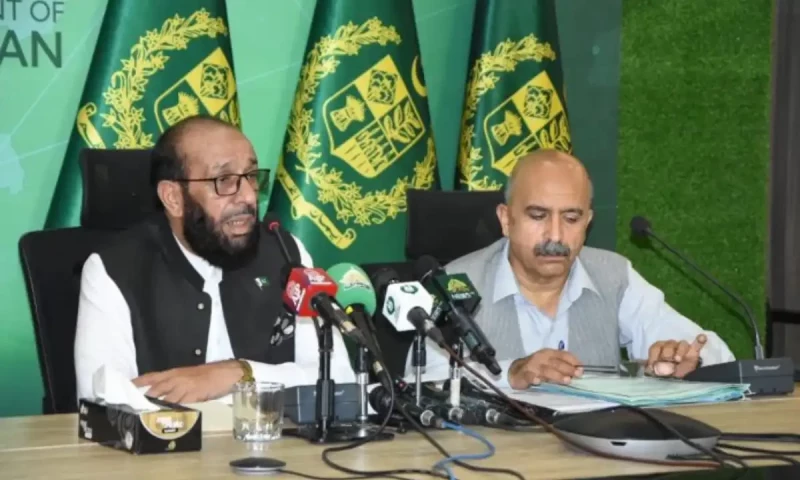 Religious affairs minister blames private operators for Hajj payment failures