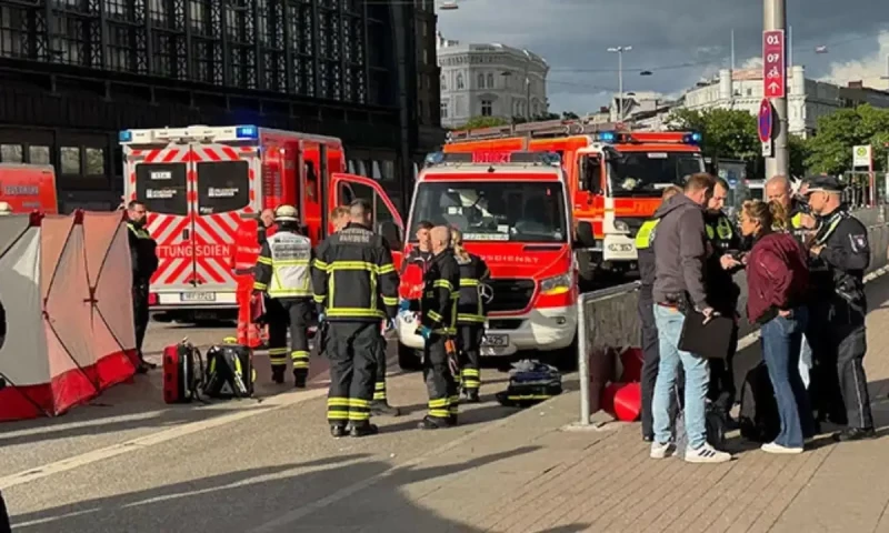 Knife attack at Hamburg station leaves 12 injured, six critical