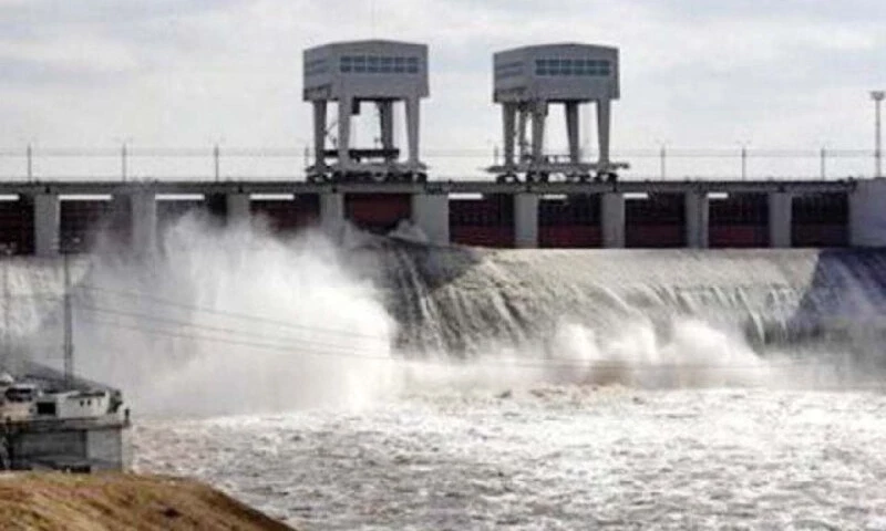 PM directs removing impediments for early completion of Diamer Bhasha Dam
