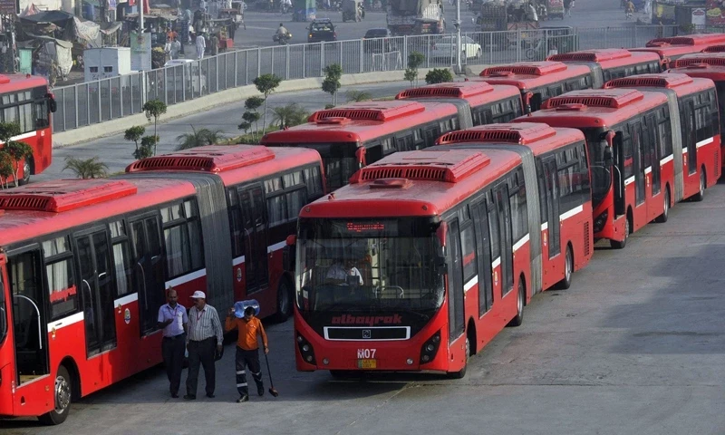 Islamabad withdraws Metro bus fare hike after backlash