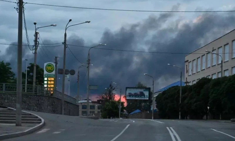 Russia launches major attack on Ukraine, killing 5