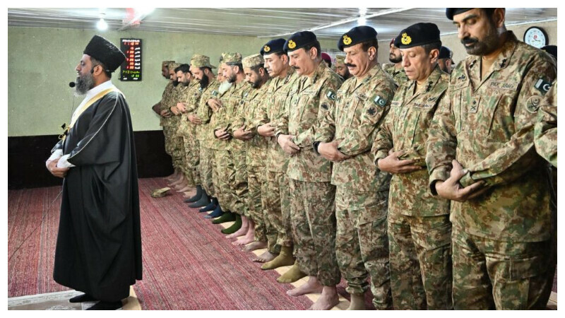 COAS celebrates Eid with troops on LoC, reaffirms support for Kashmir cause