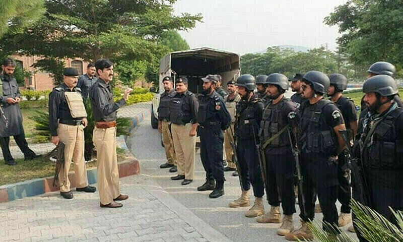 KP Govt to equalize police salaries with Punjab police