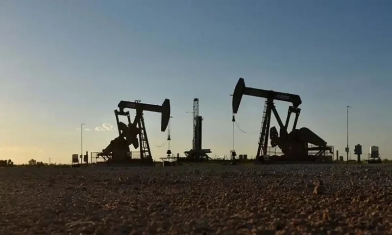 Oil tumbles to over one-week lows as Trump announces Israel-Iran ceasefire