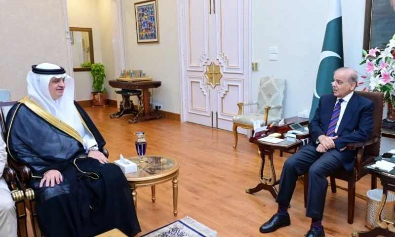 PM discusses Middle East situation with KSA, Qatari ambassadors