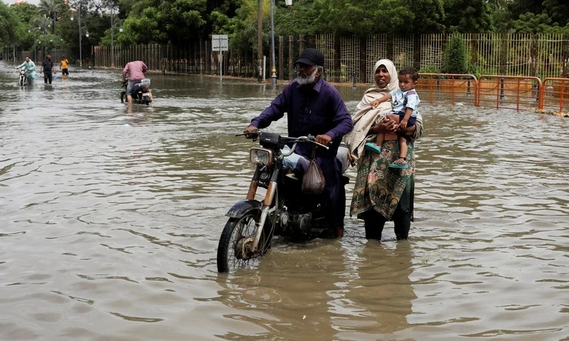 Monsoon rain persists in Karachi