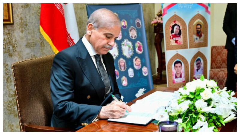 PM visits Iranian Embassy, reaffirms Pakistan&rsquo;s sympathy, solidarity with neighbor