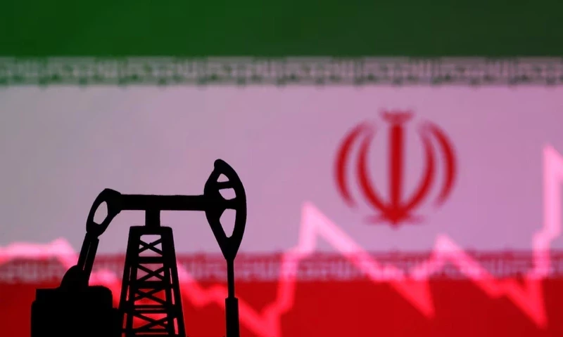 US imposes sanctions targeting Iran oil trade