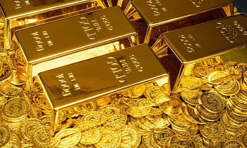 Gold price drops by Rs2,500 per tola in Pakistan