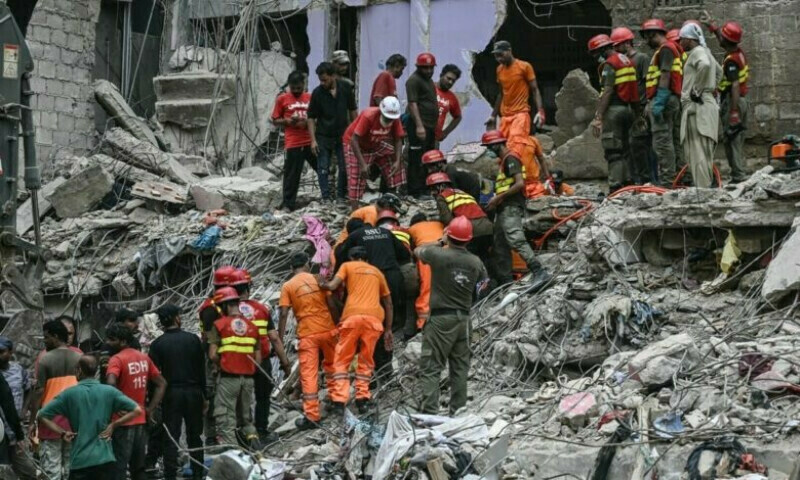 Lyari building collapse: Sindh govt forms five-member inquiry committee