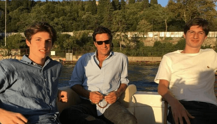Imran Khan stops his two sons from coming to Pakistan