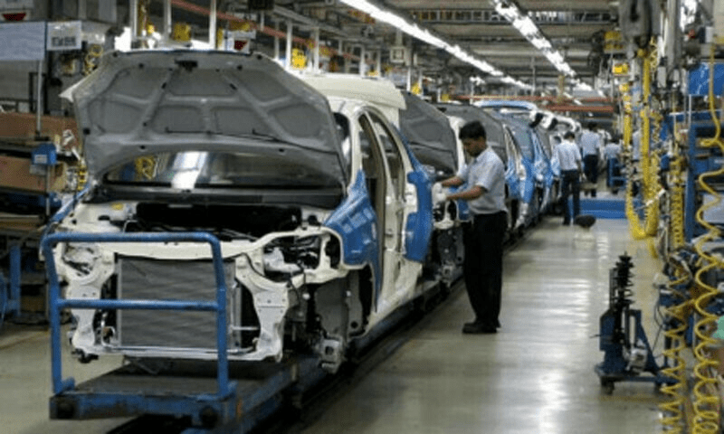 Cabinet approves Pakistan&rsquo;s first car safety law