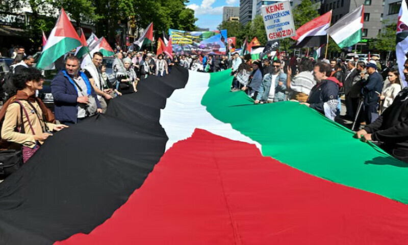 US sanctions Palestinian Authority officials, PLO members