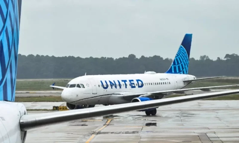 Technological disruption delays United Airline flights