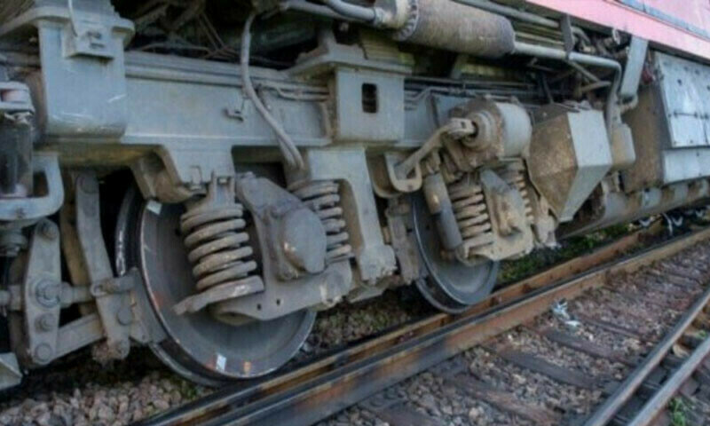 6 coaches of Jaffar Express derailed after track blast