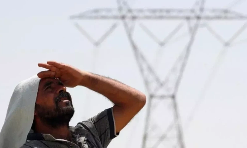 Nationwide power outage hits Iraq amid severe heatwave