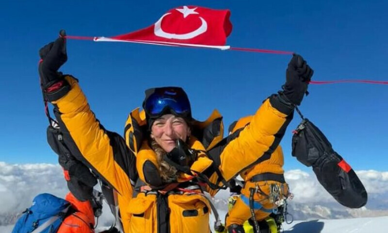 Gul Noor becomes first Turkish woman to scale K2