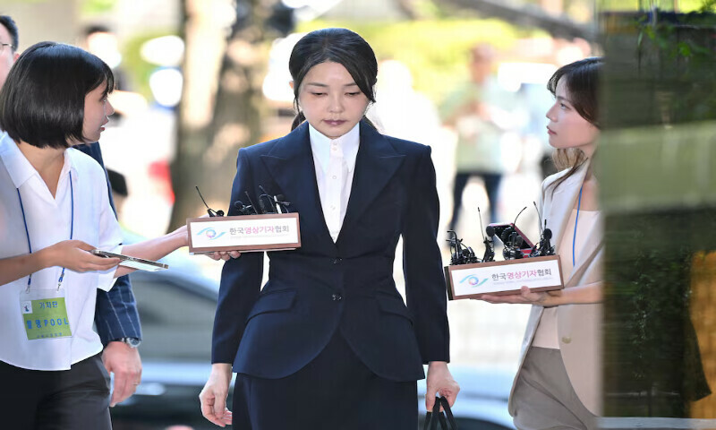 South Korea&rsquo;s former first lady imprisoned after court issues warrant