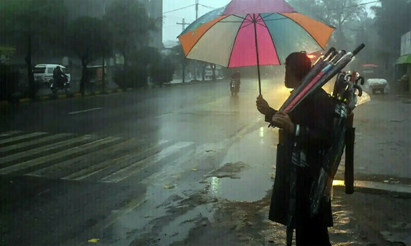 Weather alert: New spell of heavy rains to hit Pakistan tomorrow