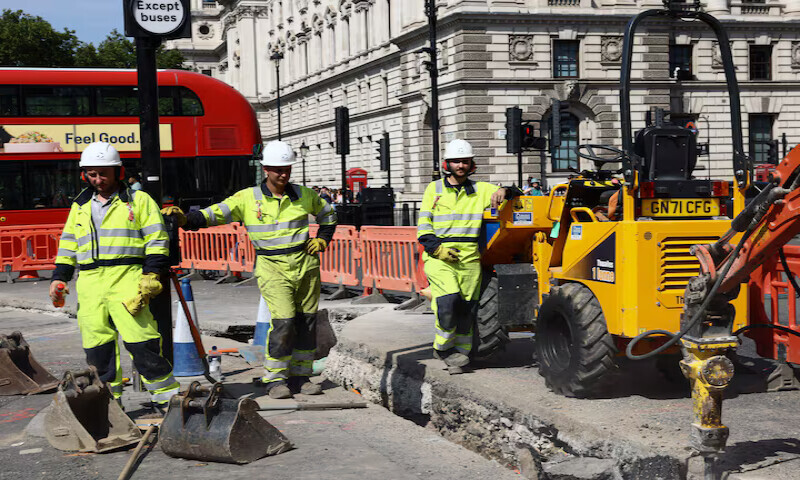 &lsquo;Urgent action&rsquo; needed to protect workers from heat stress in warming world, UN says