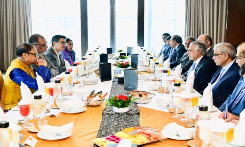 Dar discusses trade, investment with Bangladesh officials