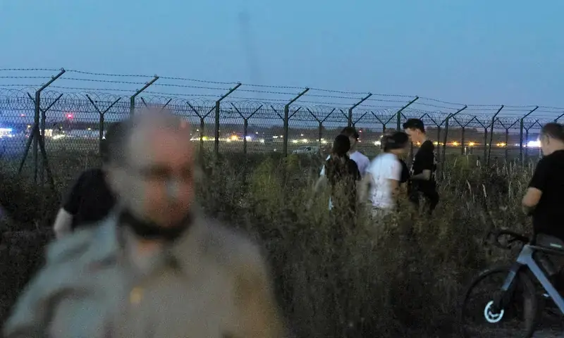 F-16 fighter jet crashes during Aerobatic maneuver in Poland