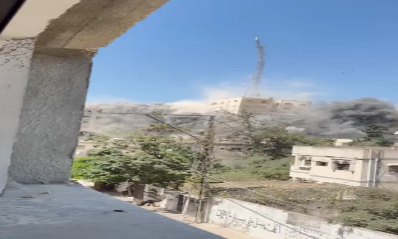 The al-Soussi tower, a residential tower in Gaza City, collapses after an Israeli strike, amid the ongoing Israel-Hamas conflict, in this screengrab obtained from a social media video on September 6, 2025. @yazan_ra5a via Instagram/via Reuters
