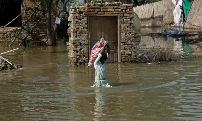 Muzaffargarh floods claim 9 lives, fears of more casualties as rescue continues