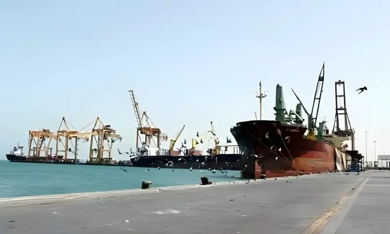 اسرائیلی طیاروں نے یمن کی بندرگاہ حدیدہ پربارود کی بارش کردی – World