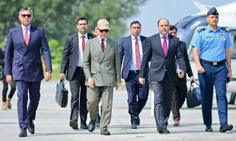 وزیراعظم کے سہ ملکی دورے کا آغاز، پہلے مرحلے میں سعودی عرب پہنچ گئے – Pakistan