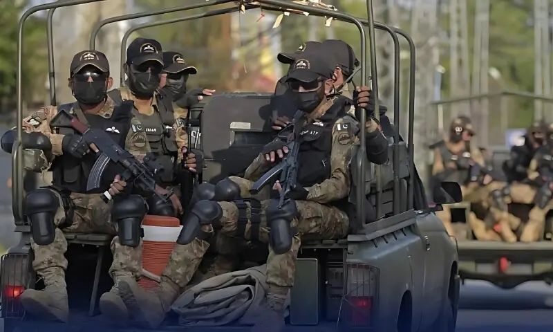 ڈیرہ اسماعیل خان میں سیکیورٹی فورسز کا آپریشن، 3 افغان اور 2 خودکش بمبار سمیت 7 خوارج ہلاک – Pakistan