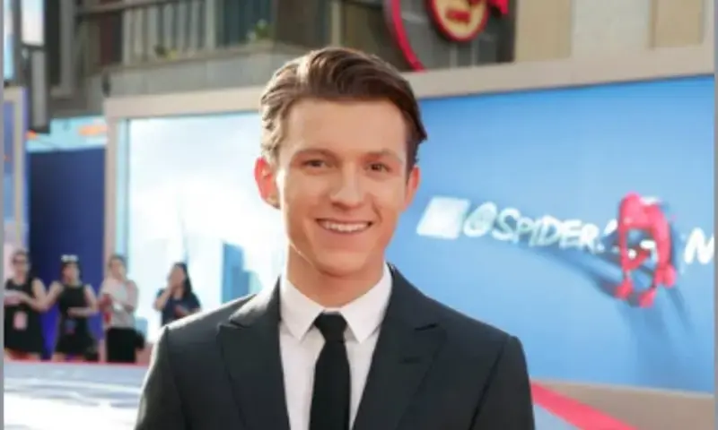 Tom Holland suffers mild concussion on set