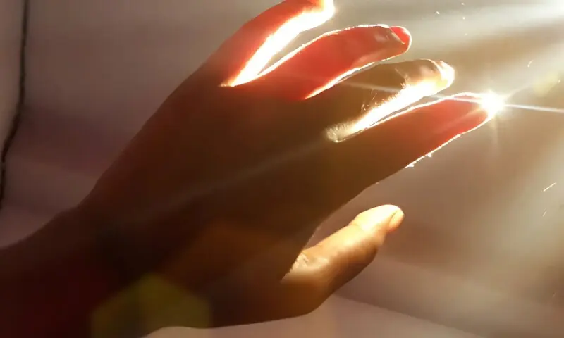 انسانی جسم سے نور پھوٹنے کا انکشاف، موت کے بعد کیا ہوتا ہے؟ سائنسدان جان کر حیران – Life & Style