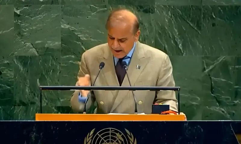 اقوام متحدہ جنرل اسمبلی سے خطاب کے دوران وزیراعظم نے جذباتی انداز اپنالیا، ڈائس پر مکّے برسادیے – Pakistan