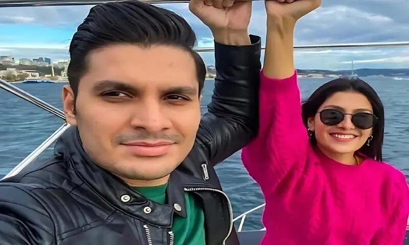 بھائی کی سابقہ منگیتر کے عائزہ خان اور ان کے خاندان پر الزامات – Life & Style