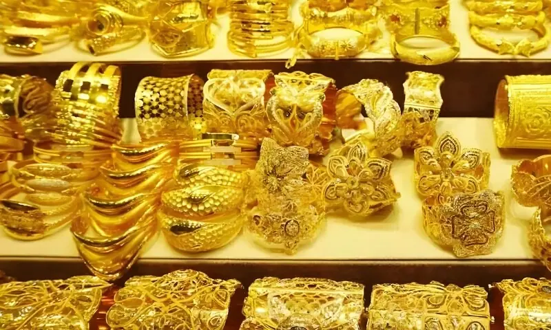 پاکستان میں سونے کی قیمت میں ہزاروں روپے کا بڑا اضافہ، فی تولہ سونا کتنے کا ہوگیا؟ – Business & Economy