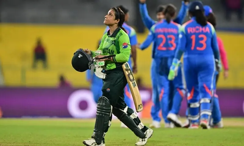 بیٹ زمین پر کیوں مارا؟ آئی سی سی نے سدرہ امین کی سرزنش کردی، ایک ڈی میرٹ پوائنٹ بھی دے دیا – Sports