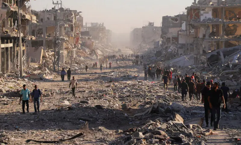 Israeli forces start pulling back from parts of Gaza under ceasefire deal