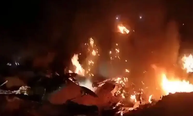 پاک افغان جھڑپ میں طیارہ گرائے جانے کا دعویٰ، تباہ شدہ فائٹر جیٹ بھارتی نکلا – Pakistan