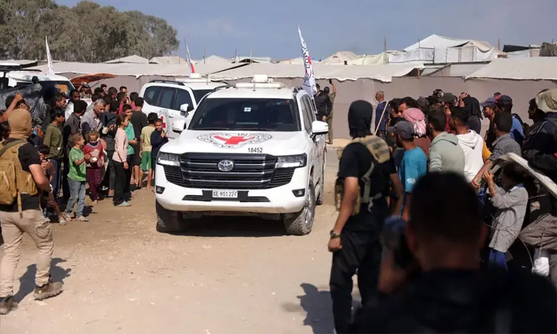 حماس نے تمام 20 زندہ اسرائیلی یرغمالی رہا کردیے، فلسطینی قیدیوں کی بسیں اسرائیلی جیلوں سے روانہ – World