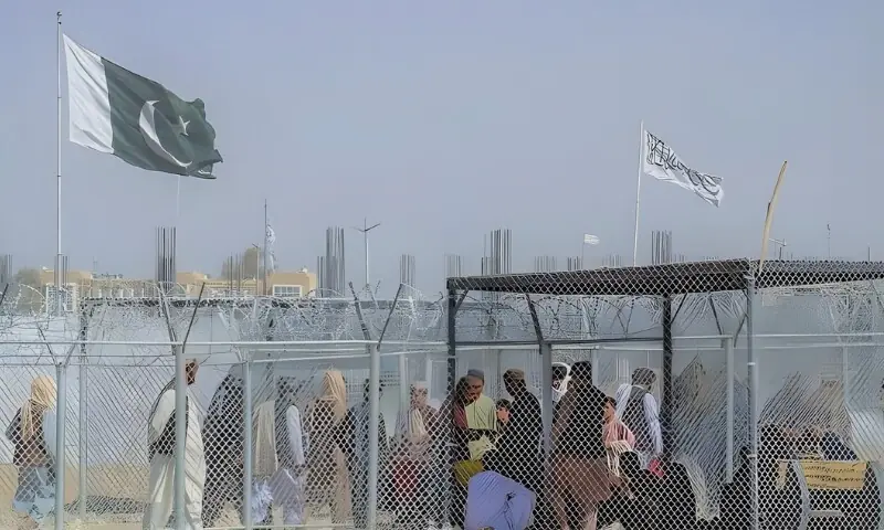 افغان طالبان کی درخواست پر پاکستان نے 48 گھنٹوں کے لیے سیز فائر کی حامی بھر لی – Pakistan