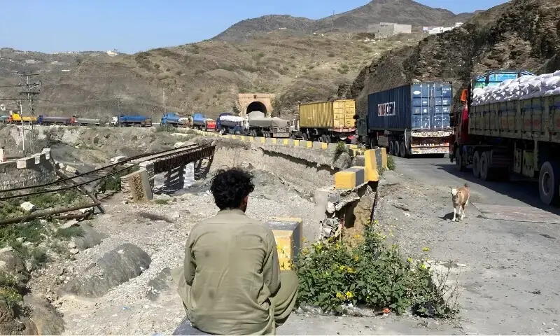 Afghan transit cargo movement suspended amid border tension