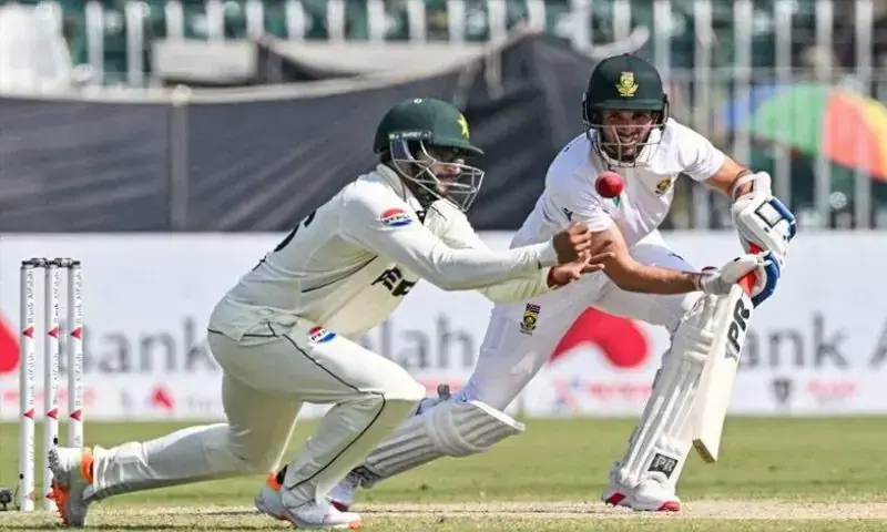 South African tail wags to get upper hand over Pakistan